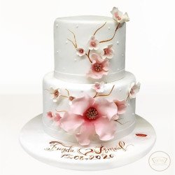 Çiçekli Nişan Pastası