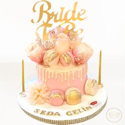 Macaronlu Güllü Pasta